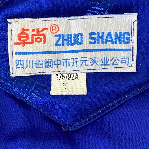 100% Silk jacket.  Quilted inside.  Pocket… - Picture 7 of 13